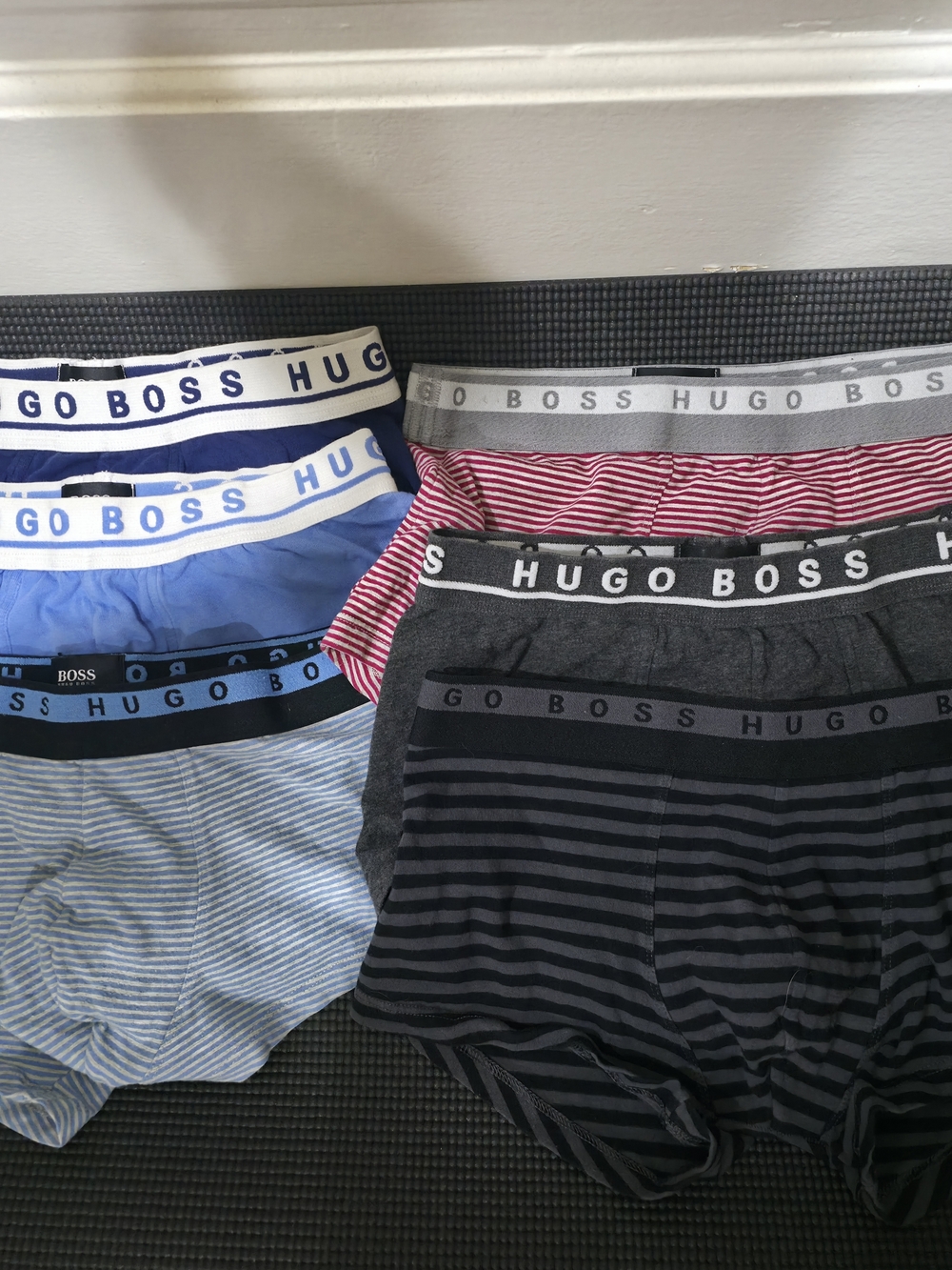 Hugo Boss Men's Trunks Briefs Pack in Blue, Navy, Gray, Black and Red